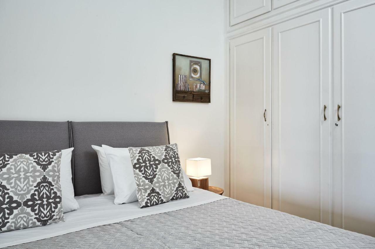 Chic One Bd Apartment With Hilton View Athens Exterior photo