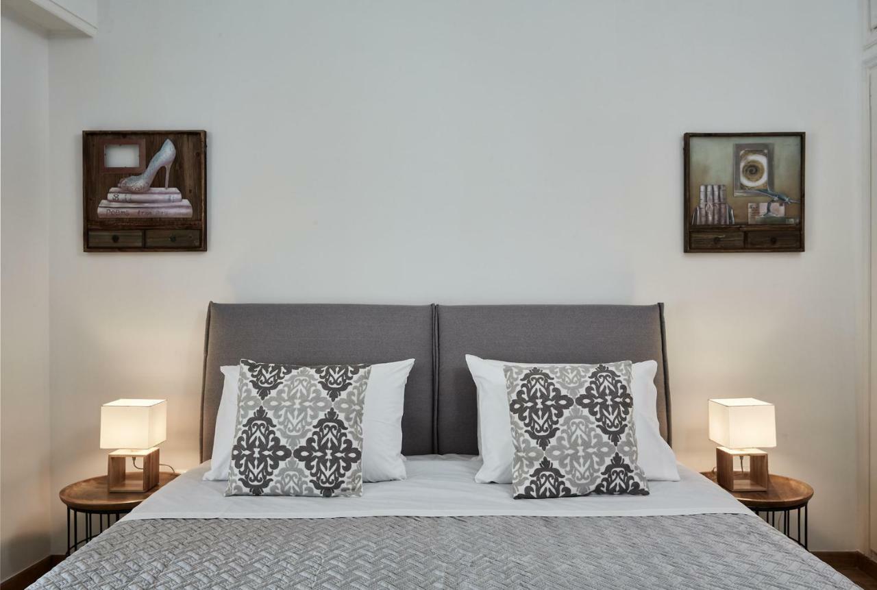 Chic One Bd Apartment With Hilton View Athens Exterior photo