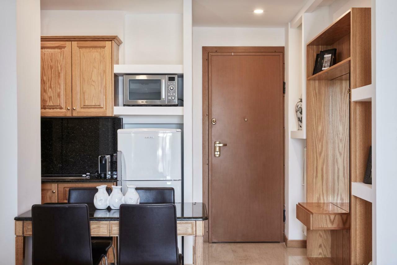 Chic One Bd Apartment With Hilton View Athens Exterior photo