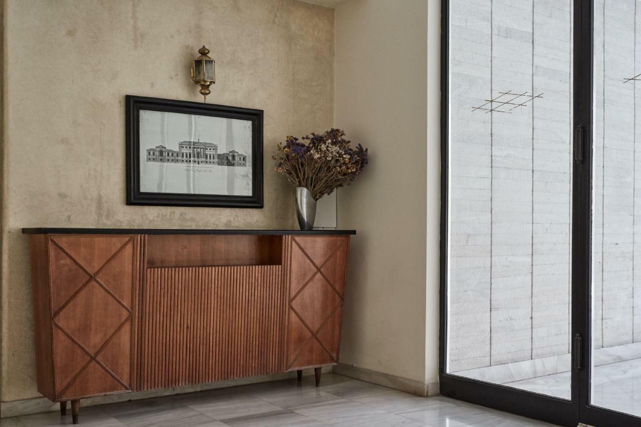 Chic One Bd Apartment With Hilton View Athens Exterior photo