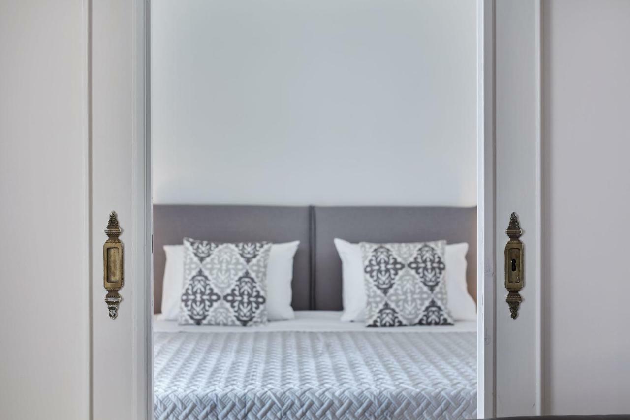 Chic One Bd Apartment With Hilton View Athens Exterior photo